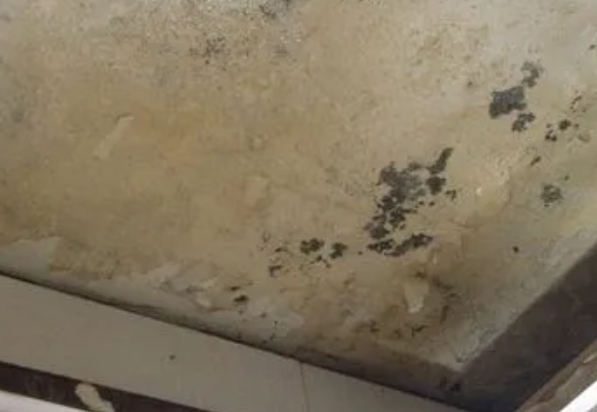 无极阳台漏水维修公司分享下无极卫生间渗水维修需要注意哪些问题。